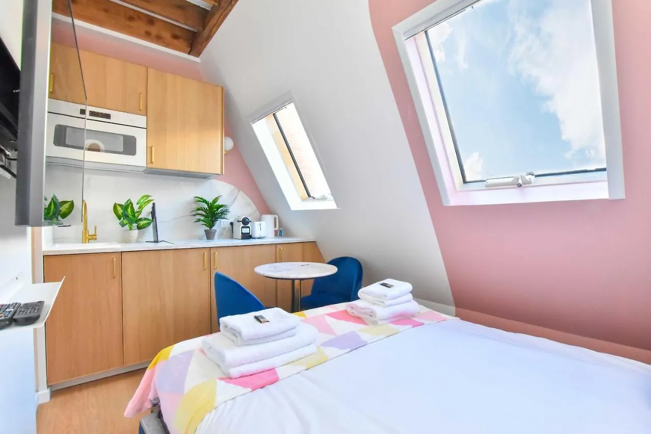Newly Renovated Studio Under The Parisian Roofs - Arc De Triomphe Appartement *