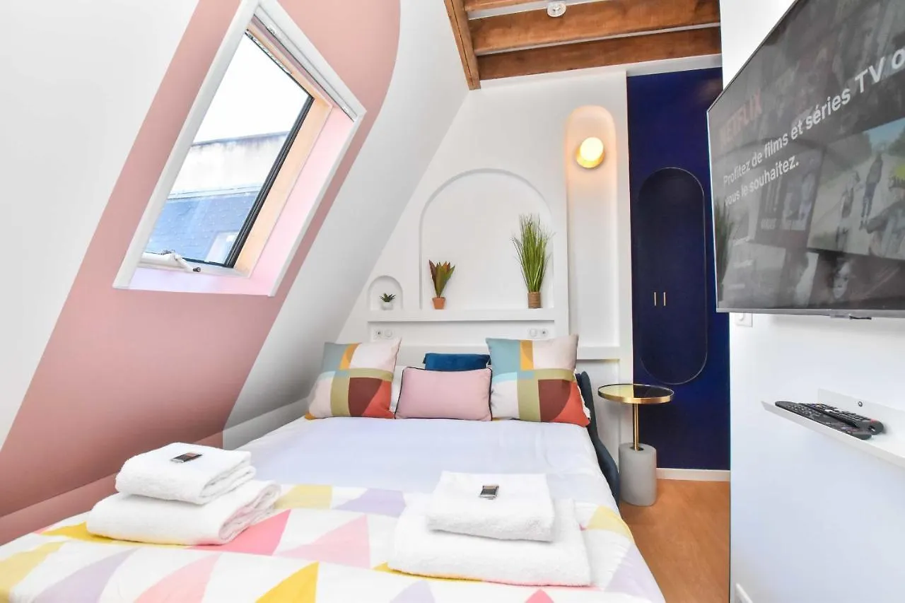 Newly Renovated Studio Under The Parisian Roofs - Arc De Triomphe *