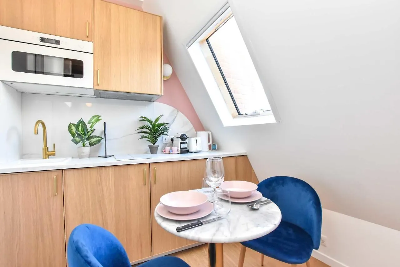 Newly Renovated Studio Under The Parisian Roofs - Arc De Triomphe Lejlighed *