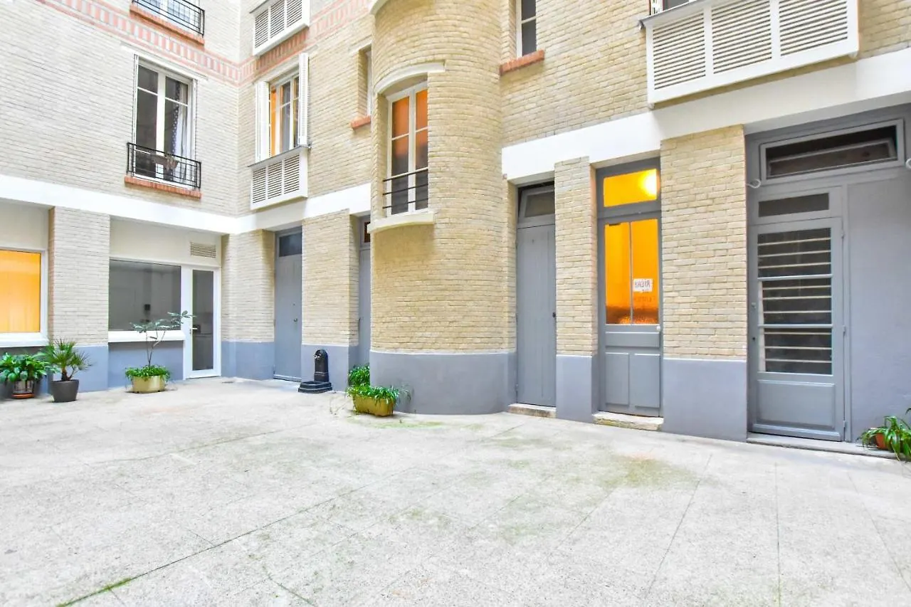 Newly Renovated Studio Under The Parisian Roofs - Arc De Triomphe Lejlighed Paris